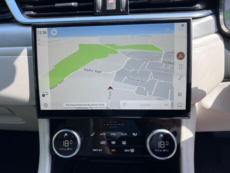 Jaguar F-Pace 2.0 D200 MHEV R-Dynamic SE Auto AWD Euro 6 (s/s) 5dr 82