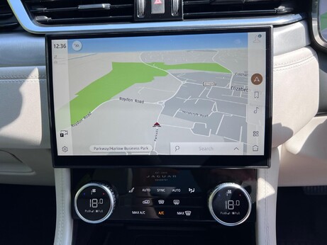 Jaguar F-Pace 2.0 D200 MHEV R-Dynamic SE Auto AWD Euro 6 (s/s) 5dr 78