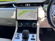 Jaguar F-Pace 2.0 D200 MHEV R-Dynamic SE Auto AWD Euro 6 (s/s) 5dr 83
