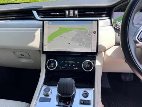 Jaguar F-Pace 2.0 D200 MHEV R-Dynamic SE Auto AWD Euro 6 (s/s) 5dr 79