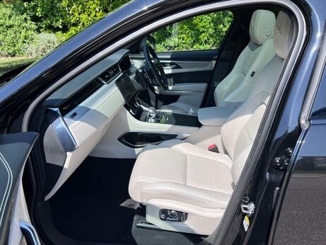 Jaguar F-Pace 2.0 D200 MHEV R-Dynamic SE Auto AWD Euro 6 (s/s) 5dr 84