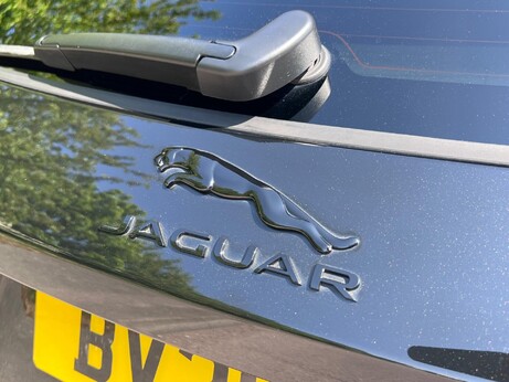 Jaguar F-Pace 2.0 D200 MHEV R-Dynamic SE Auto AWD Euro 6 (s/s) 5dr 88