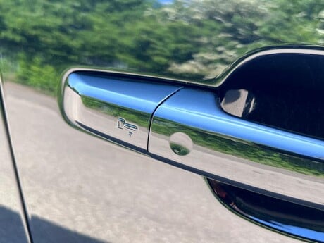 Jaguar F-Pace 2.0 D200 MHEV R-Dynamic SE Auto AWD Euro 6 (s/s) 5dr 94
