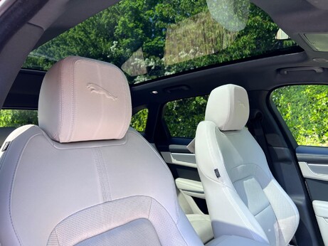 Jaguar F-Pace 2.0 D200 MHEV R-Dynamic SE Auto AWD Euro 6 (s/s) 5dr 9