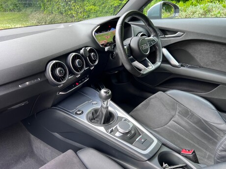 Audi TT 2.0 TFSI S line Euro 6 (s/s) 3dr 25