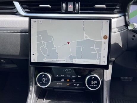Jaguar F-Pace 2.0 D200 MHEV R-Dynamic SE Auto AWD Euro 6 (s/s) 5dr 72