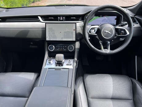 Jaguar F-Pace 2.0 D200 MHEV R-Dynamic SE Auto AWD Euro 6 (s/s) 5dr 81