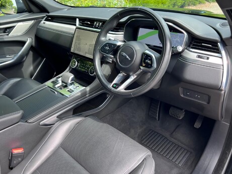Jaguar F-Pace 2.0 D200 MHEV R-Dynamic SE Auto AWD Euro 6 (s/s) 5dr 82