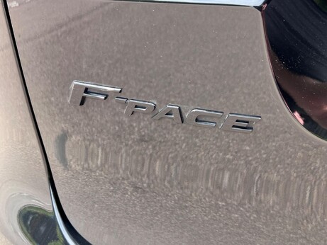 Jaguar F-Pace 2.0 D200 MHEV R-Dynamic SE Auto AWD Euro 6 (s/s) 5dr 84