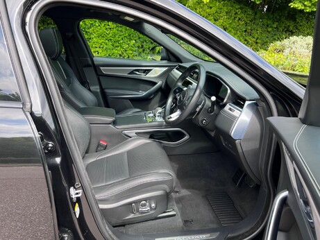 Jaguar F-Pace 2.0 D200 MHEV R-Dynamic SE Auto AWD Euro 6 (s/s) 5dr 11