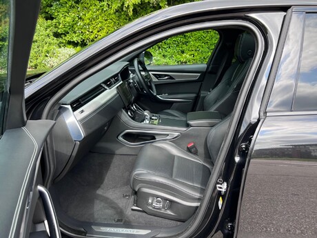 Jaguar F-Pace 2.0 D200 MHEV R-Dynamic SE Auto AWD Euro 6 (s/s) 5dr 24