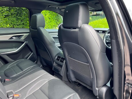 Jaguar F-Pace 2.0 D200 MHEV R-Dynamic SE Auto AWD Euro 6 (s/s) 5dr 23