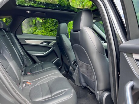 Jaguar F-Pace 2.0 D200 MHEV R-Dynamic SE Auto AWD Euro 6 (s/s) 5dr 29