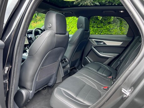 Jaguar F-Pace 2.0 D200 MHEV R-Dynamic SE Auto AWD Euro 6 (s/s) 5dr 26