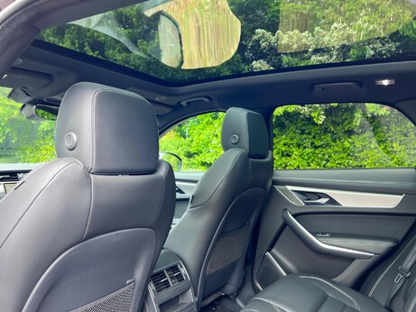 Jaguar F-Pace 2.0 D200 MHEV R-Dynamic SE Auto AWD Euro 6 (s/s) 5dr 27