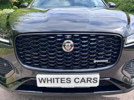 Jaguar F-Pace 2.0 D200 MHEV R-Dynamic SE Auto AWD Euro 6 (s/s) 5dr 43