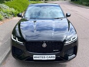 Jaguar F-Pace 2.0 D200 MHEV R-Dynamic SE Auto AWD Euro 6 (s/s) 5dr 50