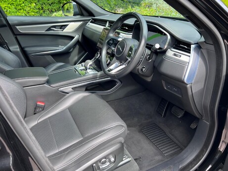 Jaguar F-Pace 2.0 D200 MHEV R-Dynamic SE Auto AWD Euro 6 (s/s) 5dr 57