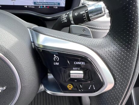 Jaguar F-Pace 2.0 D200 MHEV R-Dynamic SE Auto AWD Euro 6 (s/s) 5dr 19