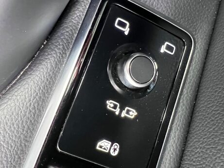 Jaguar F-Pace 2.0 D200 MHEV R-Dynamic SE Auto AWD Euro 6 (s/s) 5dr 36
