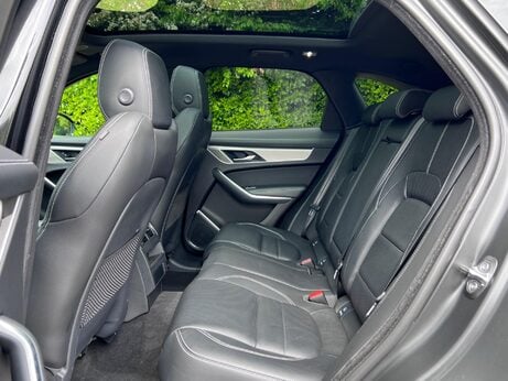 Jaguar F-Pace 2.0 D200 MHEV R-Dynamic SE Auto AWD Euro 6 (s/s) 5dr 29