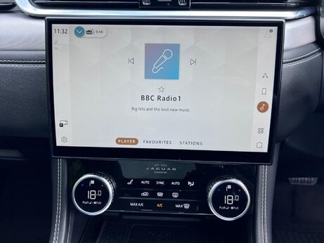 Jaguar F-Pace 2.0 D200 MHEV R-Dynamic SE Auto AWD Euro 6 (s/s) 5dr 68