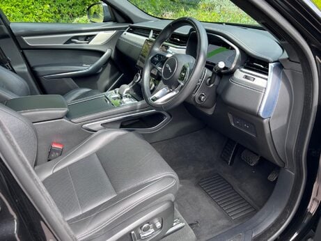 Jaguar F-Pace 2.0 D200 MHEV R-Dynamic SE Auto AWD Euro 6 (s/s) 5dr 58