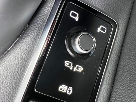 Jaguar F-Pace 2.0 D200 MHEV R-Dynamic SE Auto AWD Euro 6 (s/s) 5dr 36