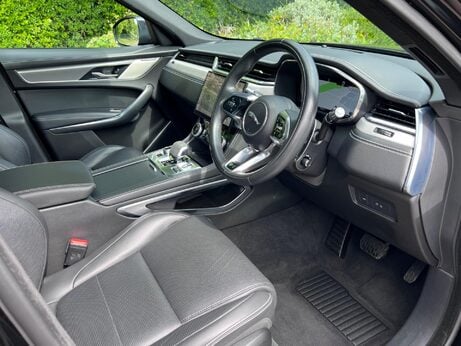 Jaguar F-Pace 2.0 D200 MHEV R-Dynamic SE Auto AWD Euro 6 (s/s) 5dr 12