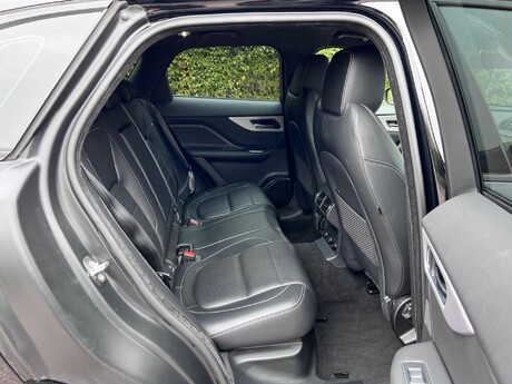 Jaguar F-Pace 2.0 D180 R-Sport Auto AWD Euro 6 (s/s) 5dr 30
