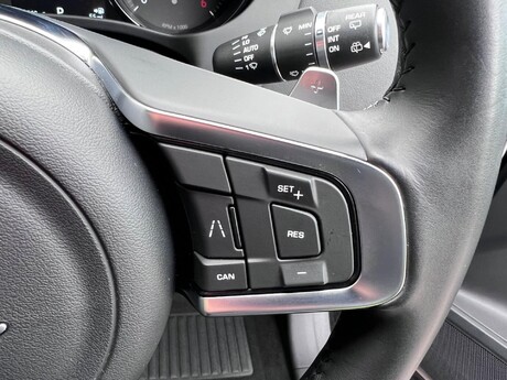 Jaguar F-Pace 2.0 D180 R-Sport Auto AWD Euro 6 (s/s) 5dr 38
