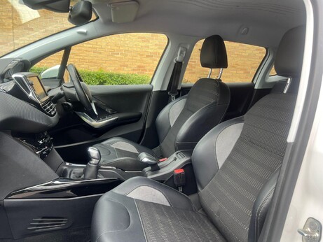 Peugeot 2008 1.2 PureTech Allure Euro 6 5dr 21