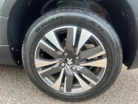 Peugeot 2008 1.2 PureTech Allure Euro 6 5dr 37