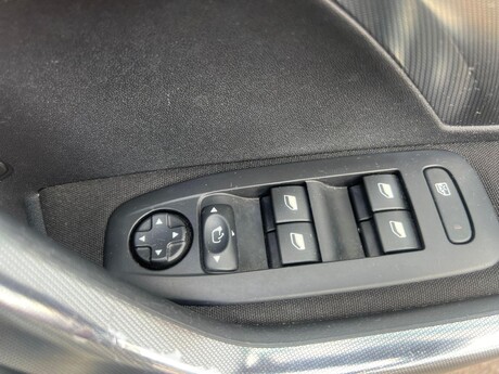 Peugeot 2008 1.2 PureTech Allure Euro 6 5dr 44