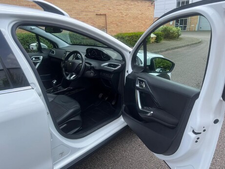 Peugeot 2008 1.2 PureTech Allure Euro 6 5dr 49