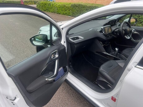Peugeot 2008 1.2 PureTech Allure Euro 6 5dr 51