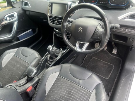 Peugeot 2008 1.2 PureTech Allure Euro 6 5dr 11