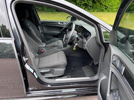 Volkswagen Golf 2.0 TSI R DSG 4Motion Euro 6 (s/s) 5dr 12