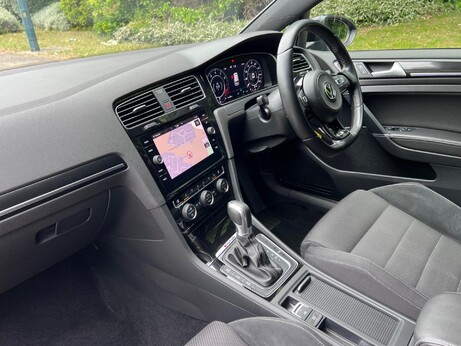 Volkswagen Golf 2.0 TSI R DSG 4Motion Euro 6 (s/s) 5dr 23
