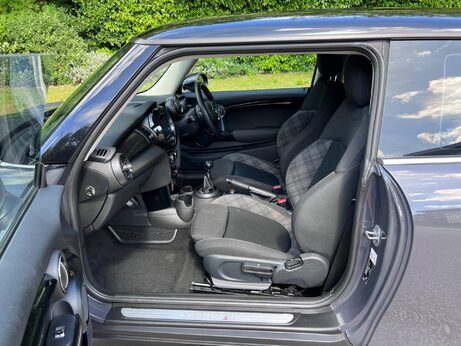 Mini Hatch 2.0 Cooper S Euro 6 (s/s) 3dr 18