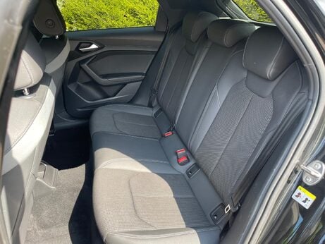 Audi A1 1.0 TFSI 30 S line Sportback Euro 6 (s/s) 5dr 27