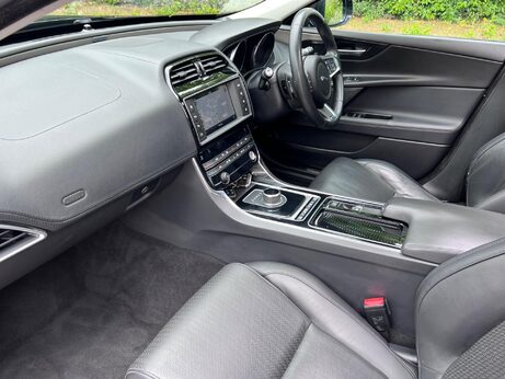 Jaguar XE 2.0d Portfolio Auto AWD Euro 6 (s/s) 4dr 61