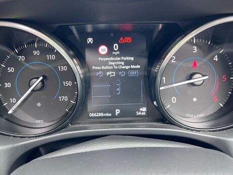 Jaguar XE 2.0d Portfolio Auto AWD Euro 6 (s/s) 4dr 79