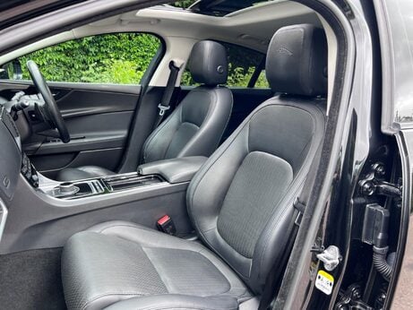 Jaguar XE 2.0d Portfolio Auto AWD Euro 6 (s/s) 4dr 88