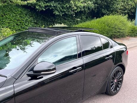 Jaguar XE 2.0d Portfolio Auto AWD Euro 6 (s/s) 4dr 8