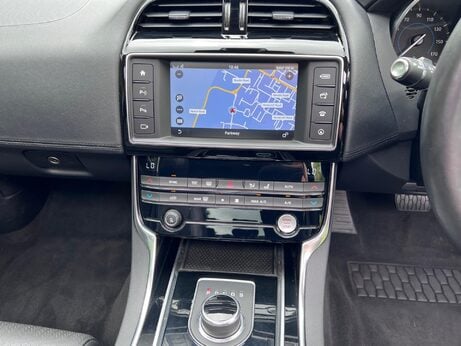 Jaguar XE 2.0d Portfolio Auto AWD Euro 6 (s/s) 4dr 16
