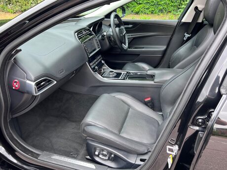 Jaguar XE 2.0d Portfolio Auto AWD Euro 6 (s/s) 4dr 25