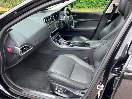 Jaguar XE 2.0d Portfolio Auto AWD Euro 6 (s/s) 4dr 21
