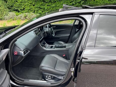 Jaguar XE 2.0d Portfolio Auto AWD Euro 6 (s/s) 4dr 22
