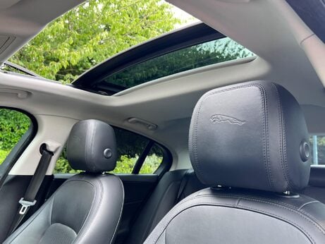 Jaguar XE 2.0d Portfolio Auto AWD Euro 6 (s/s) 4dr 23